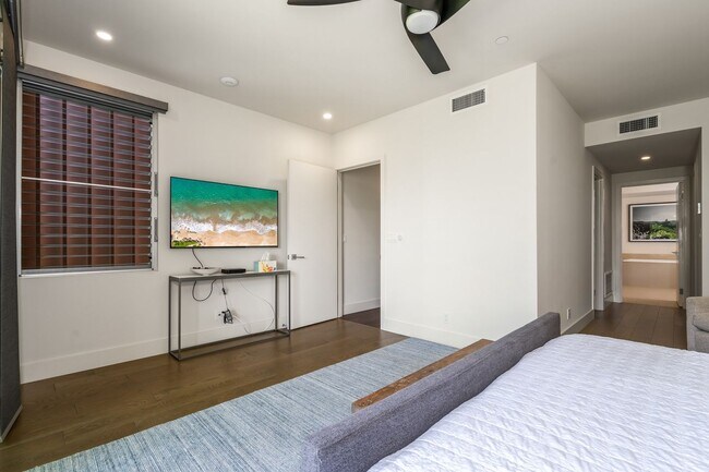 Building Photo - Modern 3 Bedroom, 3 Bathroom Furnished Condo at Makalii in Wailea