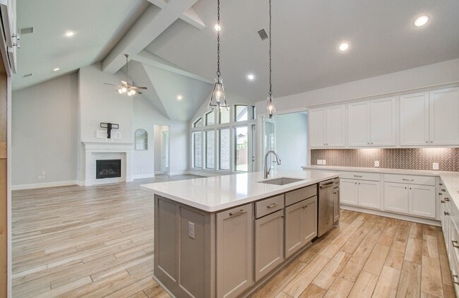 Building Photo - 28518 Jade Springs Ln
