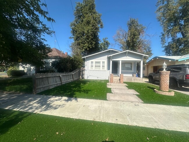 Building Photo - Charming 3 bedroom 1 bathroom