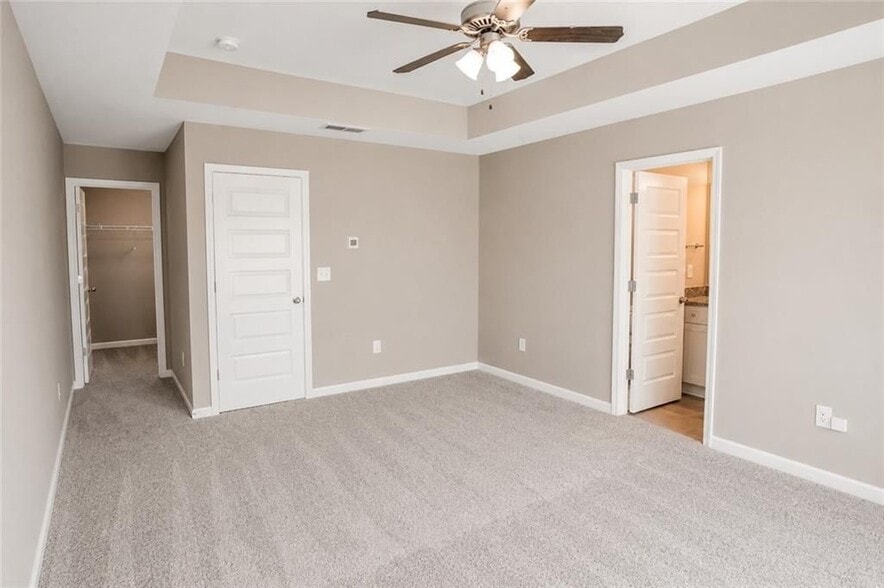 Building Photo - 100 Squarewood Ln NW