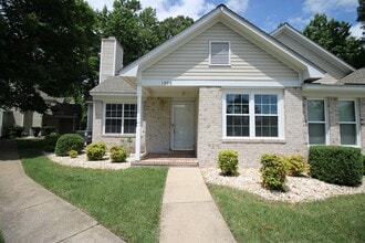 Building Photo - Maintenance free 2 bed and 2 bath condo in award winning golf course community of Kiln Creek