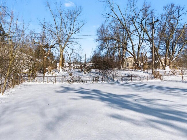 Building Photo - 4601 Curundu Ave