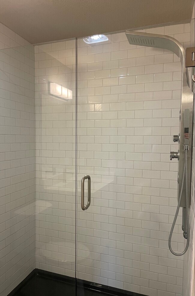 Building Photo - 3502 Larchmont Cove