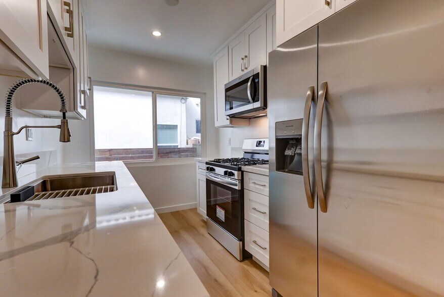 Building Photo - 6065 Pickford Pl