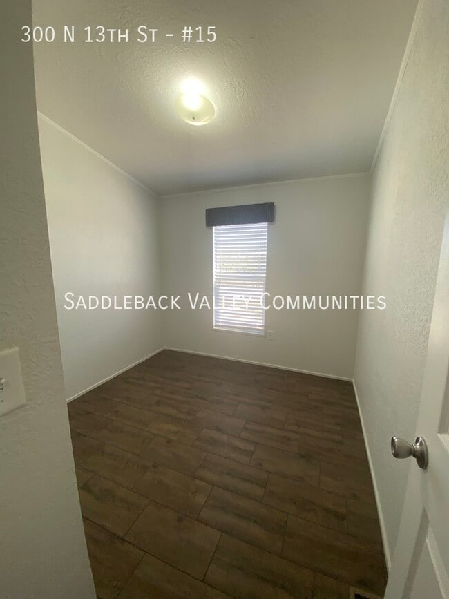 Building Photo - 300 N 13th St