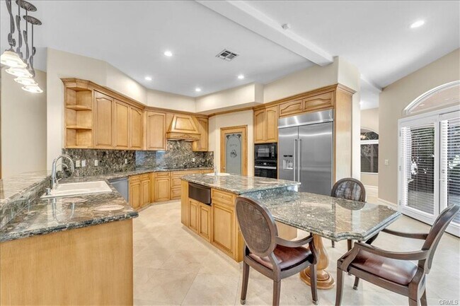 Building Photo - 5150 Teesdale Ave