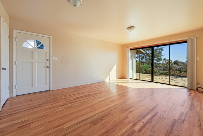 Building Photo - 4202 Dakota Dr