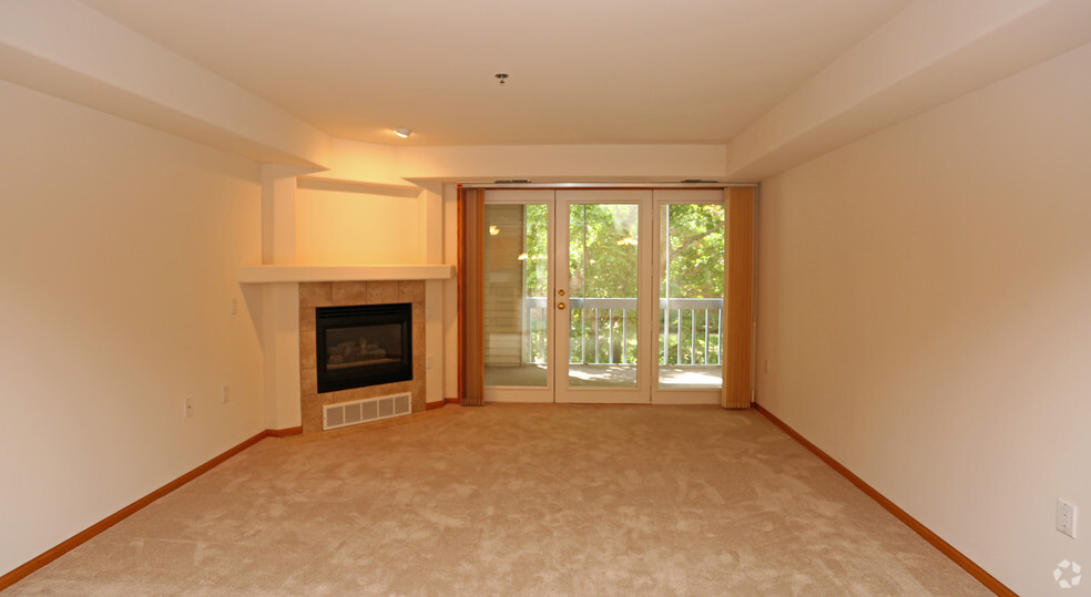 Living Area - Yorktown Estates