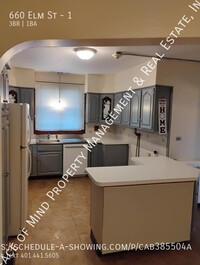 Building Photo - Spacious 3BR First Floor Unit w/ W/D Hooku...