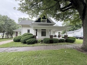 Building Photo - 512 S Pearl St