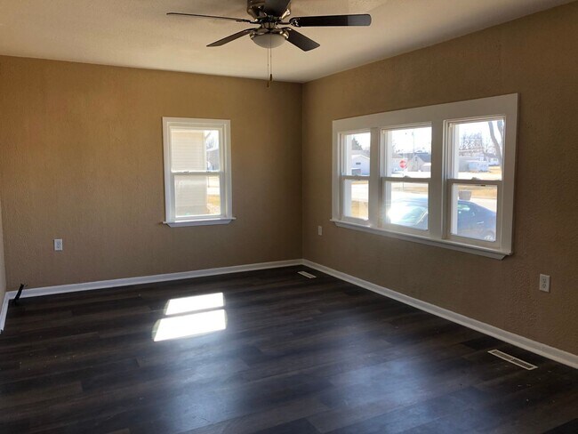 Building Photo - Comfortable Family Home in Prime Colona Location