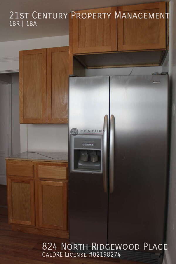 Building Photo - 824 N Ridgewood Pl