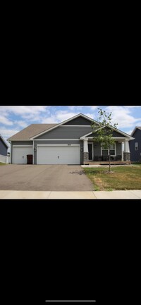 Building Photo - 11624 Pineridge Way N