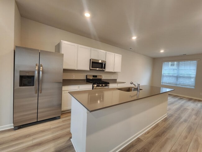 Building Photo - 2603 Comanche Ct