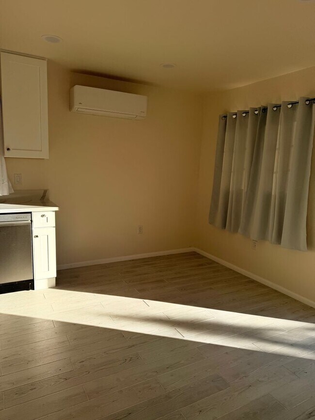 Building Photo - Dalton