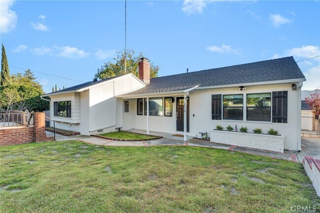 Building Photo - 2712 Henrietta Ave