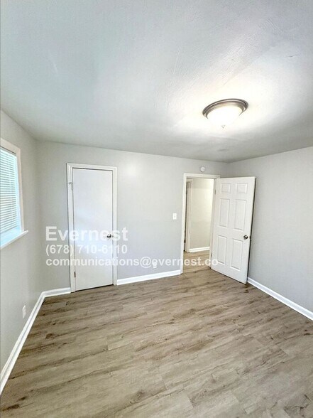 Building Photo - 4402 Davana Dr