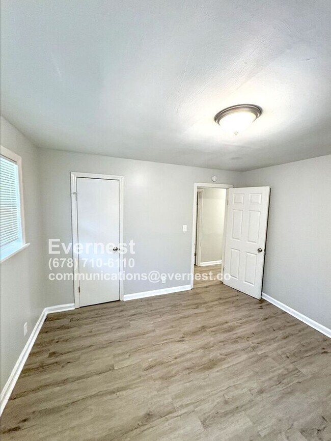 Building Photo - 4402 Davana Dr