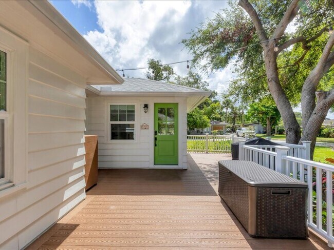 Building Photo - 2082 Webber St