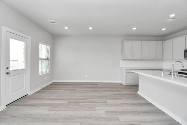 Building Photo - 6702 Arabella Lakes Dr