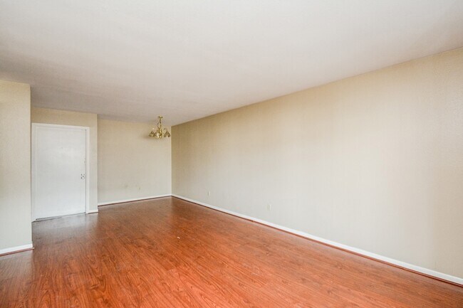 Building Photo - 8519 Hearth Dr