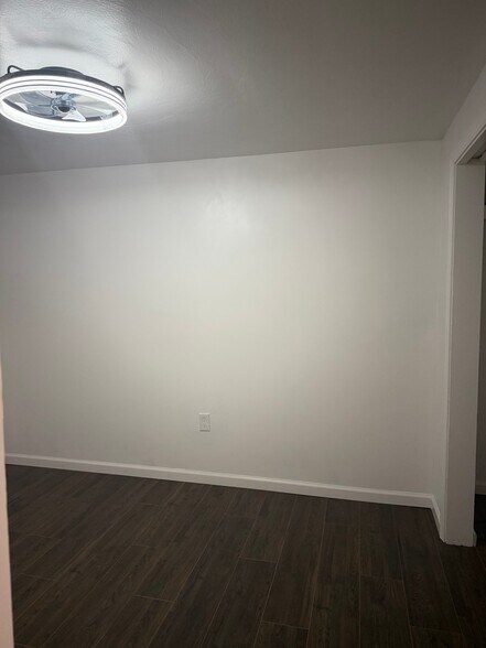 Building Photo - 1131 Knox St