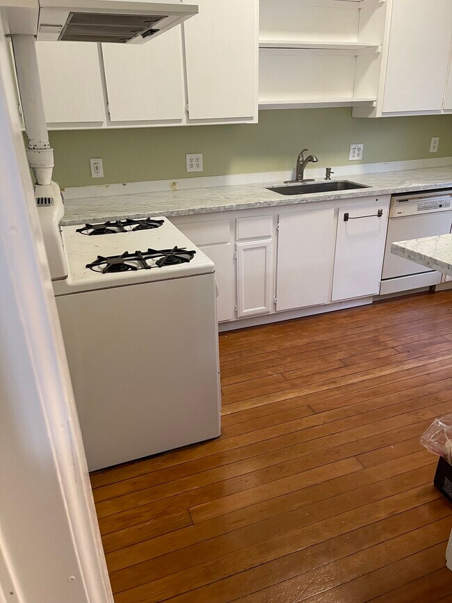 Building Photo - 326 U St