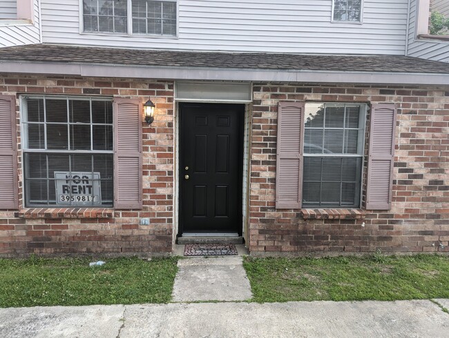 Front Entrance - 4923 Kennesaw Dr