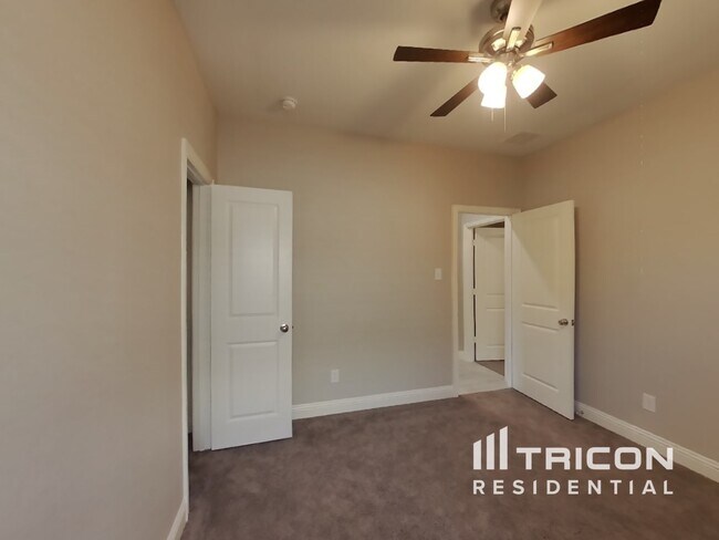 Building Photo - 4240 Calla Dr