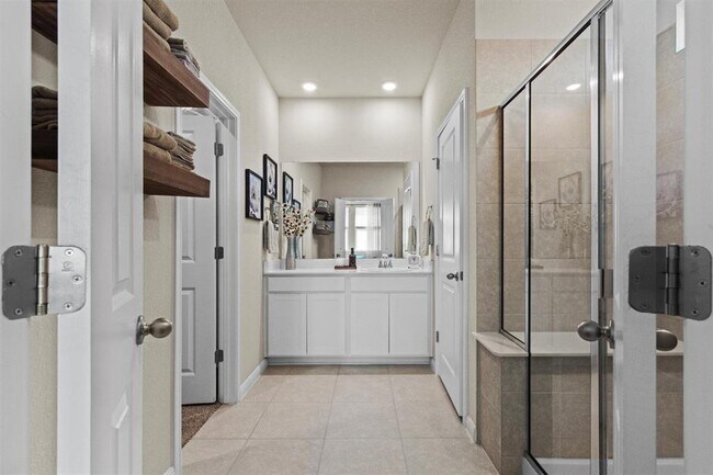 Building Photo - 109 Mountain Valley St