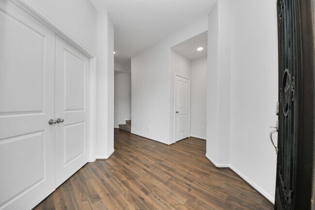 Building Photo - 2326 Kelson Cove Dr