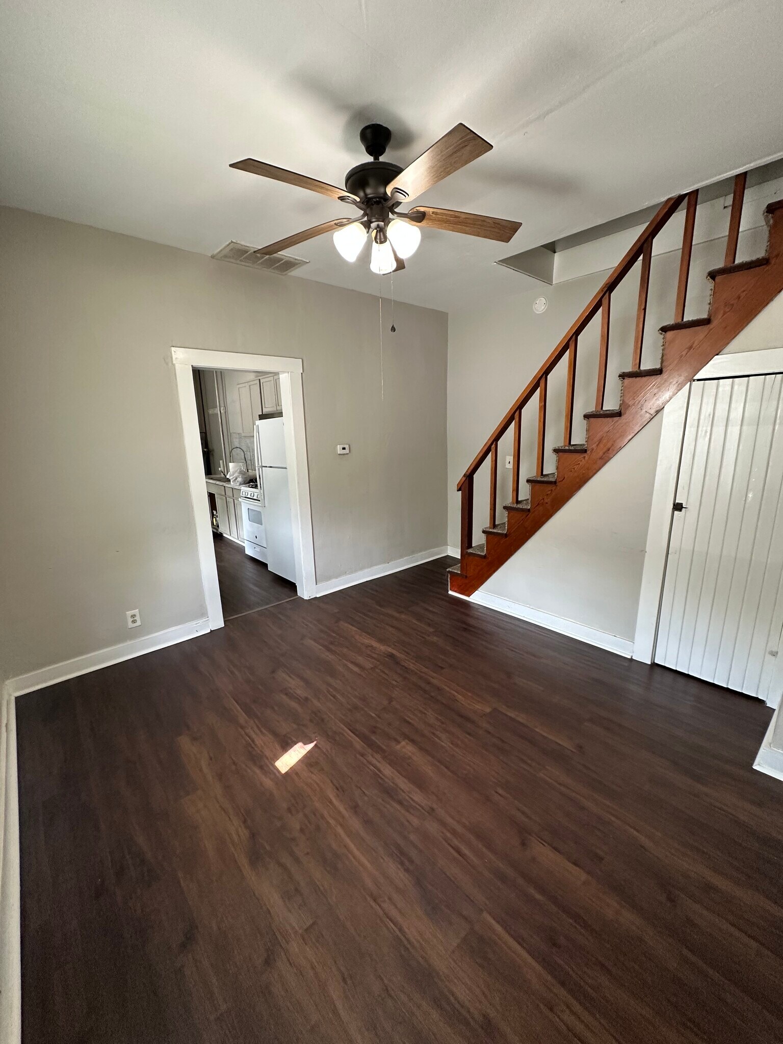 Building Photo - 841 Beecher St