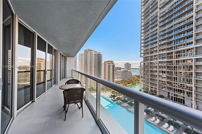 Building Photo - 475 Brickell Ave