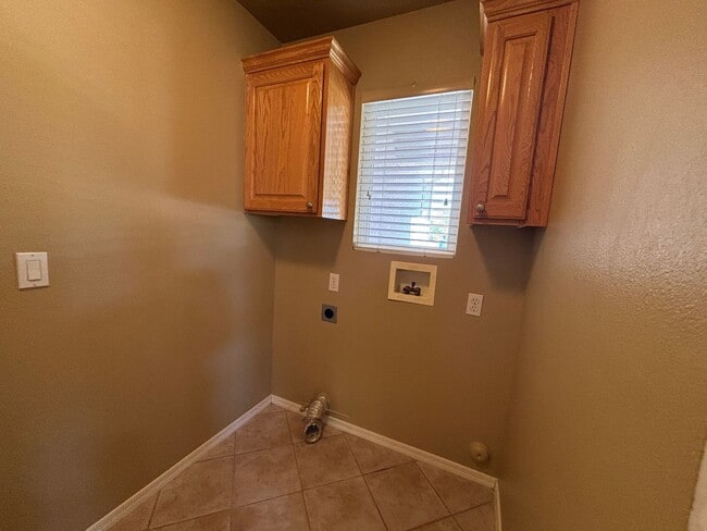 Building Photo - HOME FOR RENT IN SUN RIVER