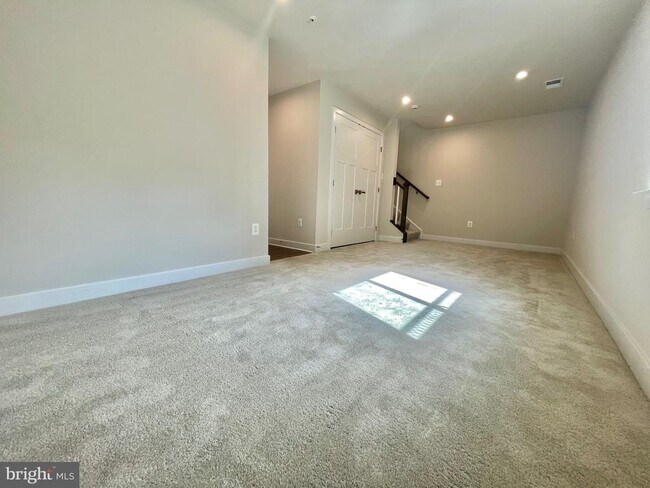 Building Photo - 9576 Fern Hollow Way