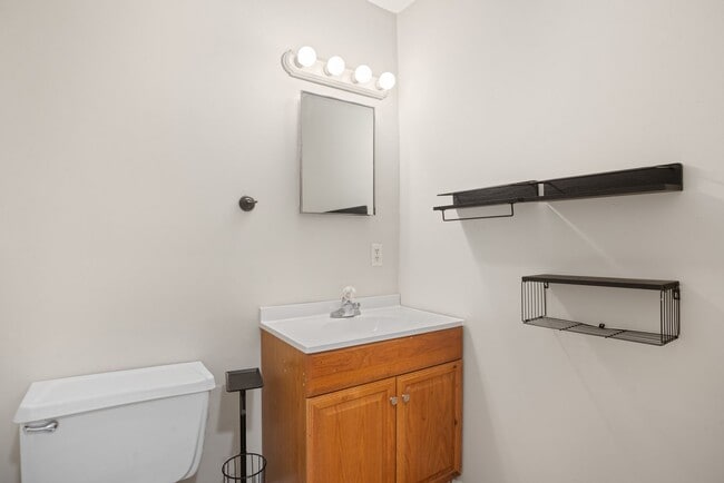 Building Photo - Charming 3 Bedroom/1.5 Bath home on Wilmin...