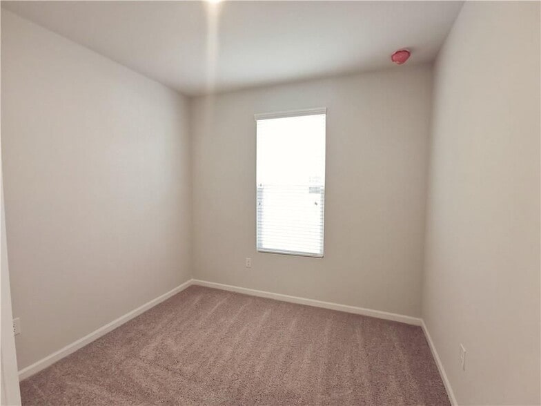 Building Photo - 154 Green Love Ln