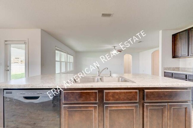 Building Photo - 4907 Kensington Ln