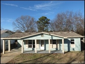 Building Photo - 9216 W 6th St