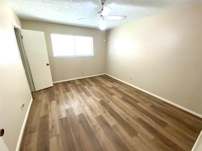 Building Photo - 22522 Smokey Hill Dr