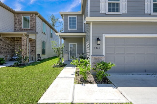 Building Photo - 7314 Madison Cmns Ln
