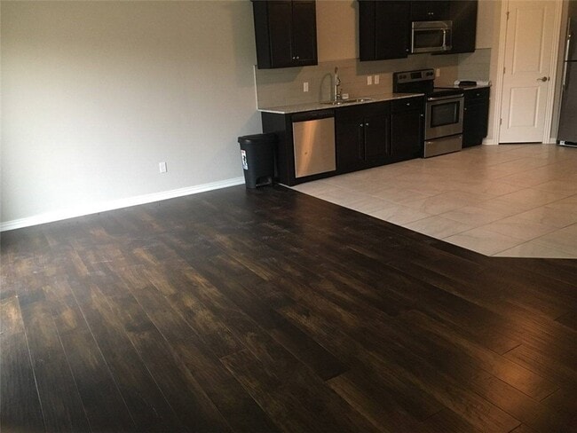 Building Photo - 2725 W Kilimanjaro Way