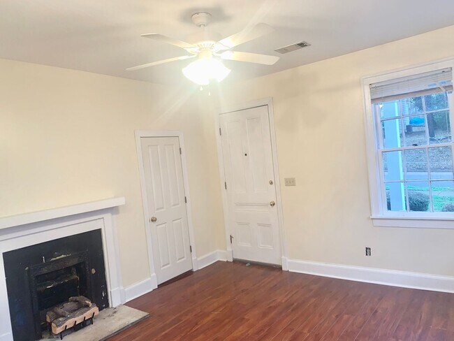 Building Photo - 405 N Madison St