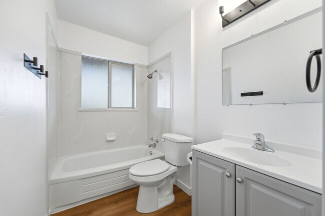 Building Photo - 4523 S 600 E