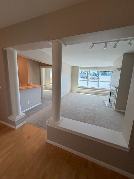 Living room from entrance - 10042 Main St