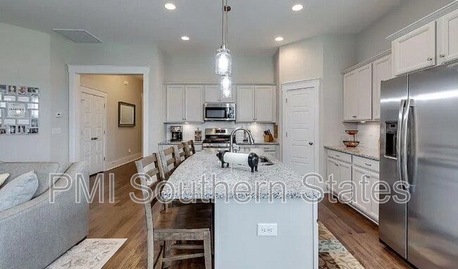 Building Photo - 607 Torridon Ln