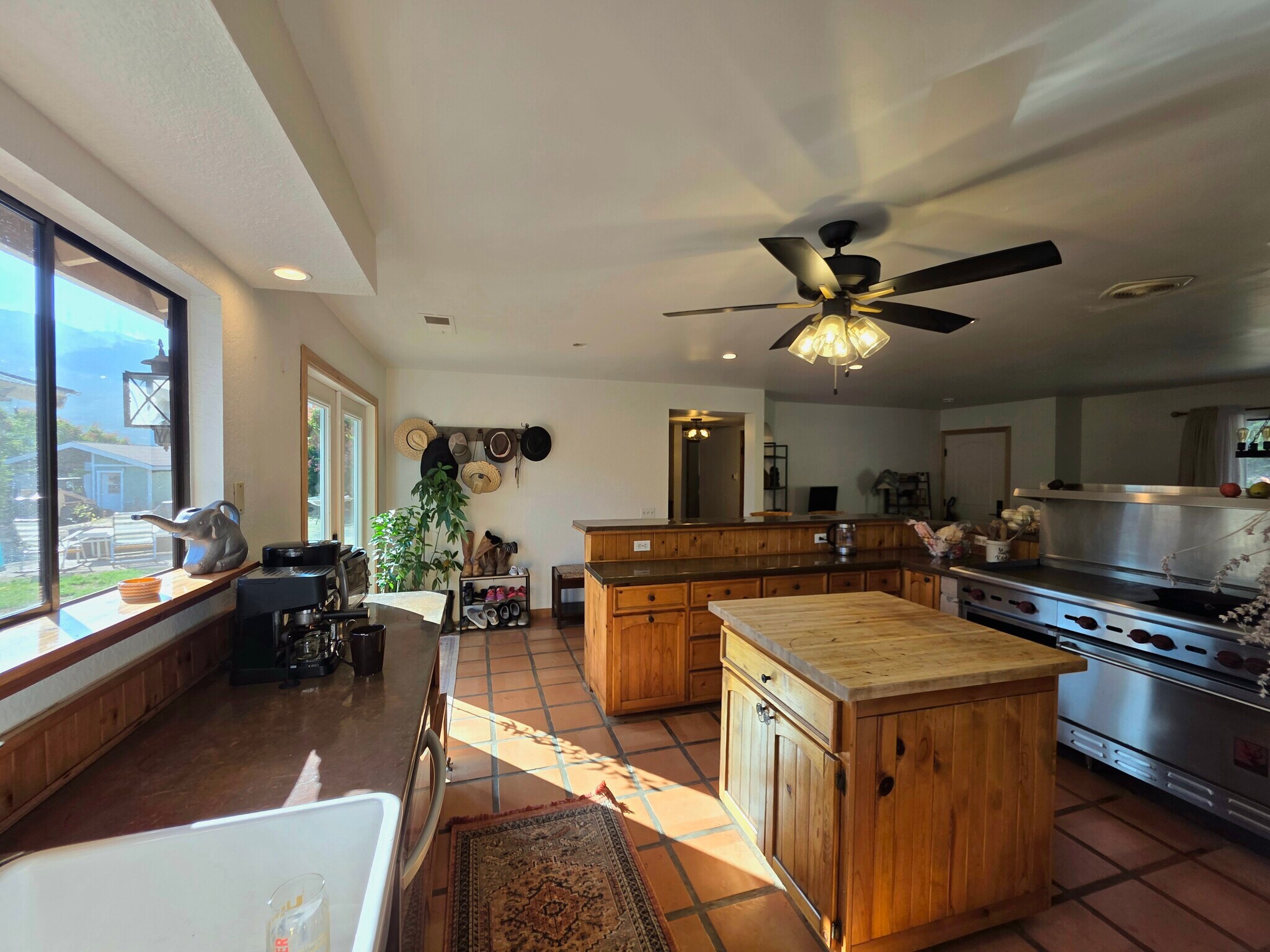 Building Photo - 2029 Willow Glen Rd