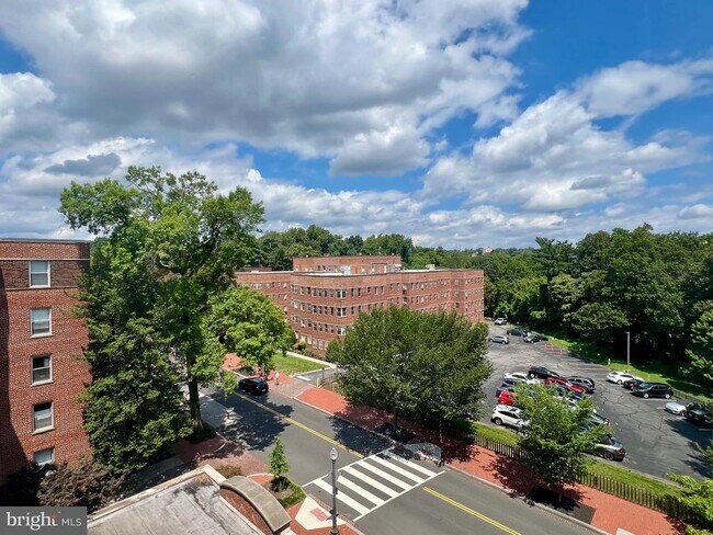 Building Photo - 2500 Q St NW