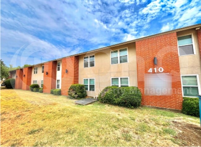 Building Photo - 410 Bryan St