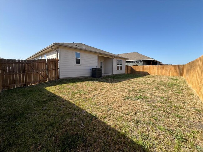 Building Photo - 722 Freedom Cir